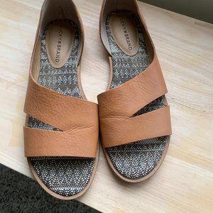 Lucky Brand Fentin Flat Sandals